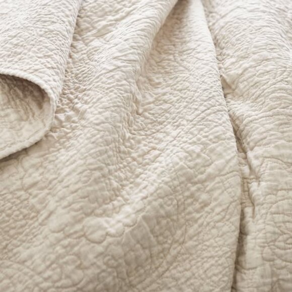 POTTERY BARN BELGIAN FLAX LINEN FLORAL STITCH QUILT, KING /CAL KING ~ FLAX - Picture 2 of 5